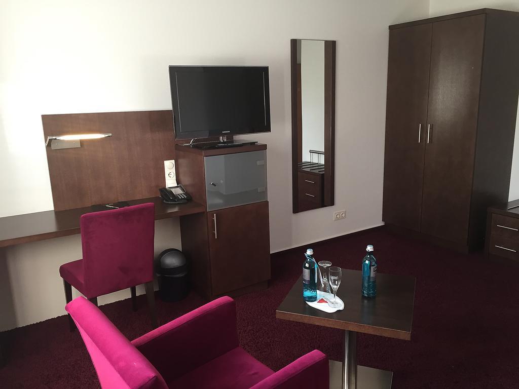 גרונאו Hotel Driland מראה חיצוני תמונה